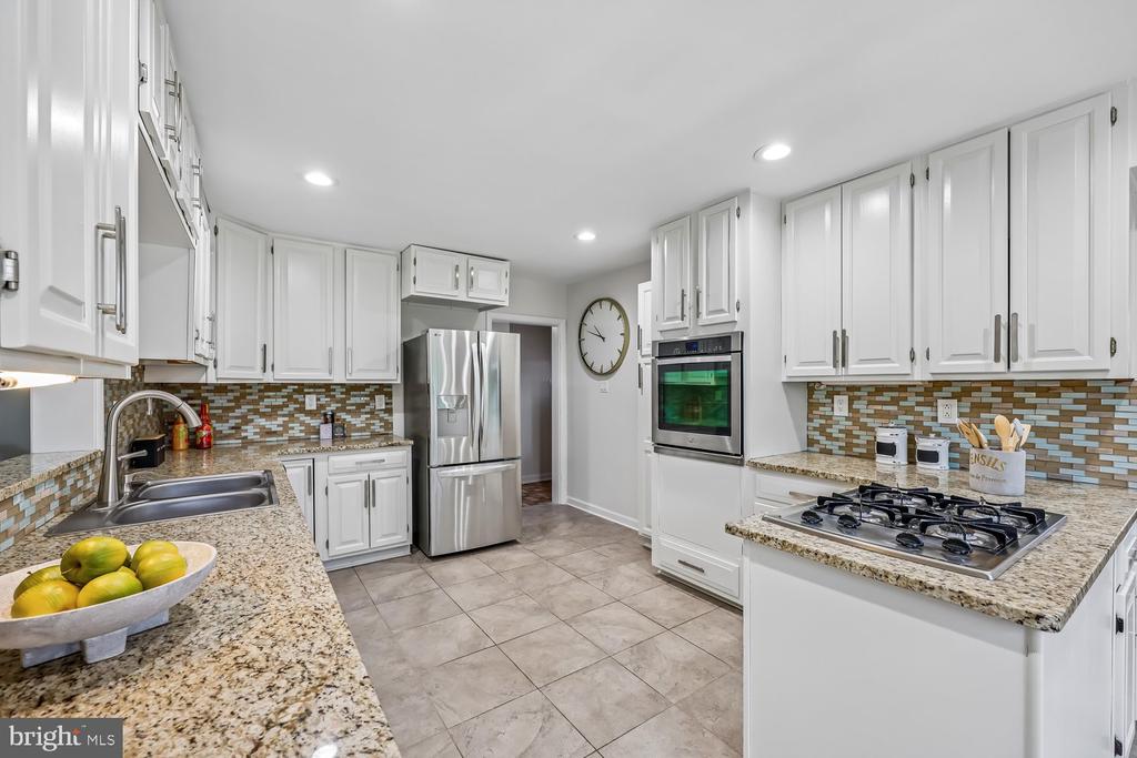 300 GILSAN COURT