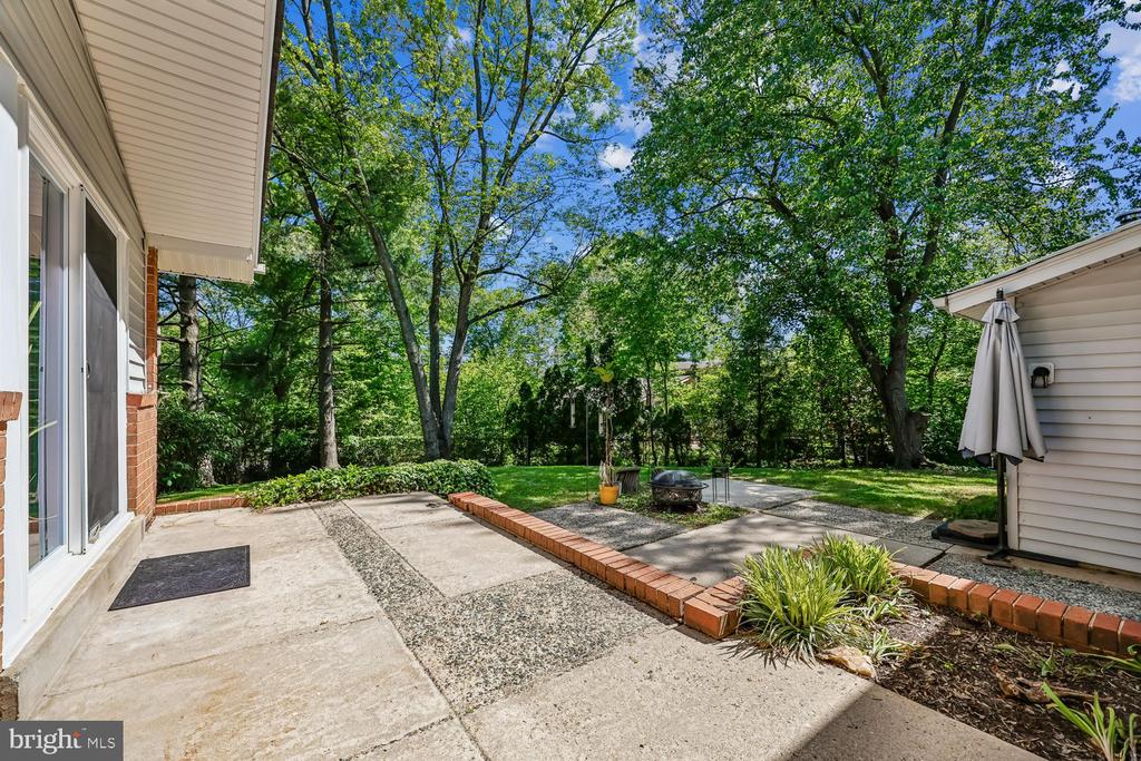 300 GILSAN COURT