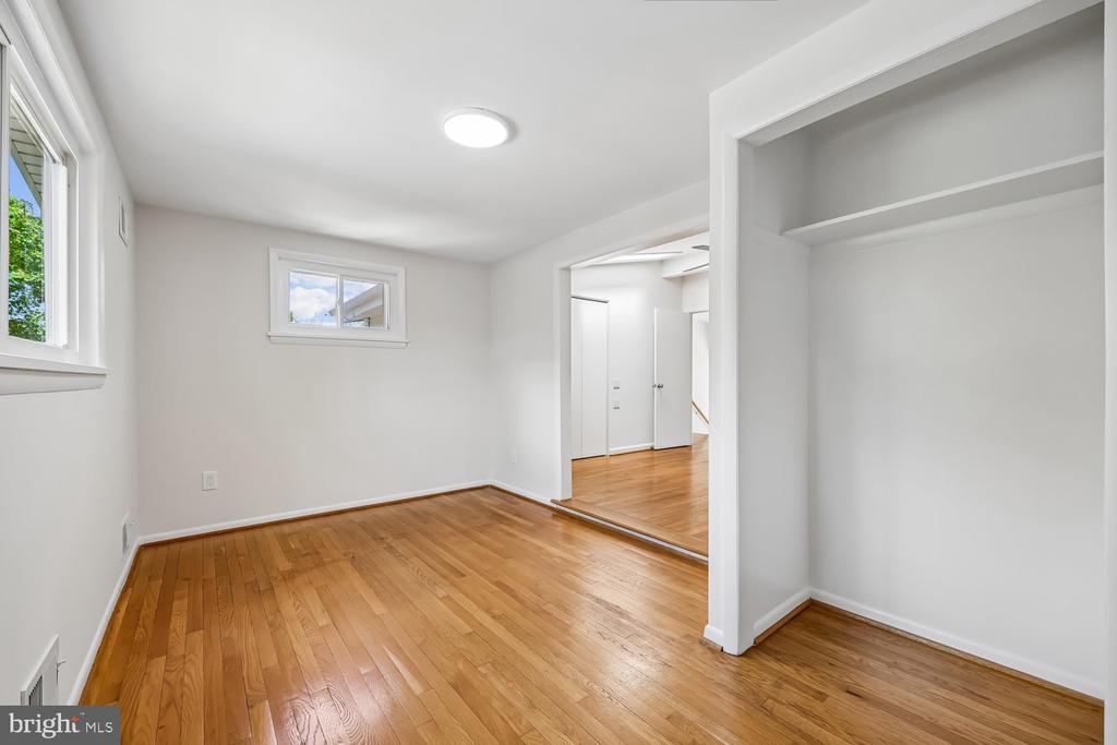 300 GILSAN COURT