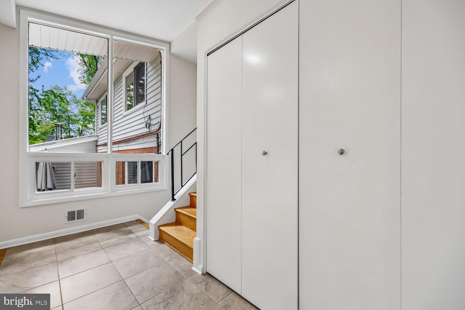 300 GILSAN COURT