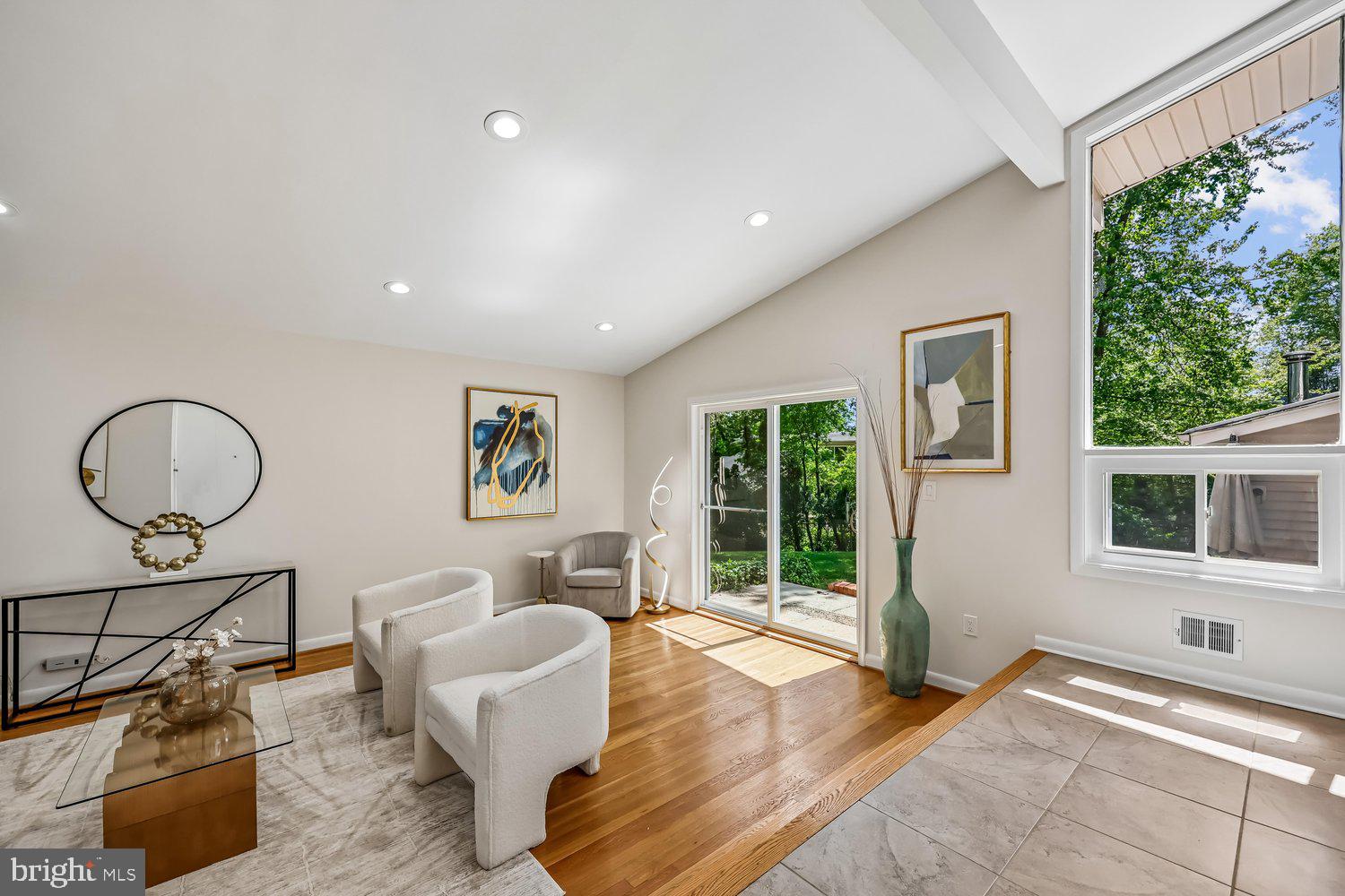 300 GILSAN COURT