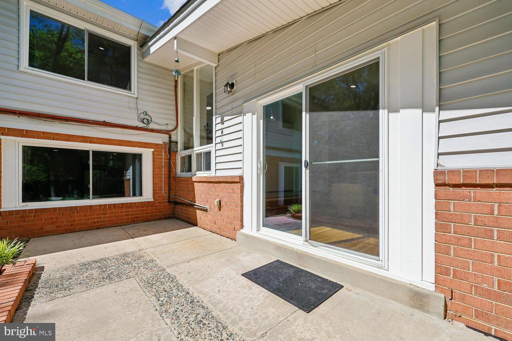 300 GILSAN COURT
