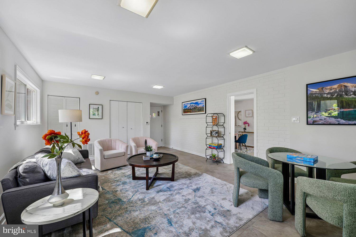 300 GILSAN COURT