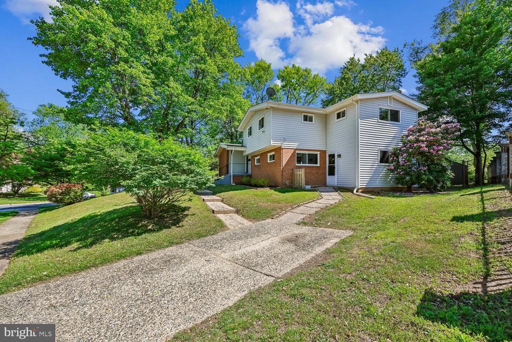 300 GILSAN COURT