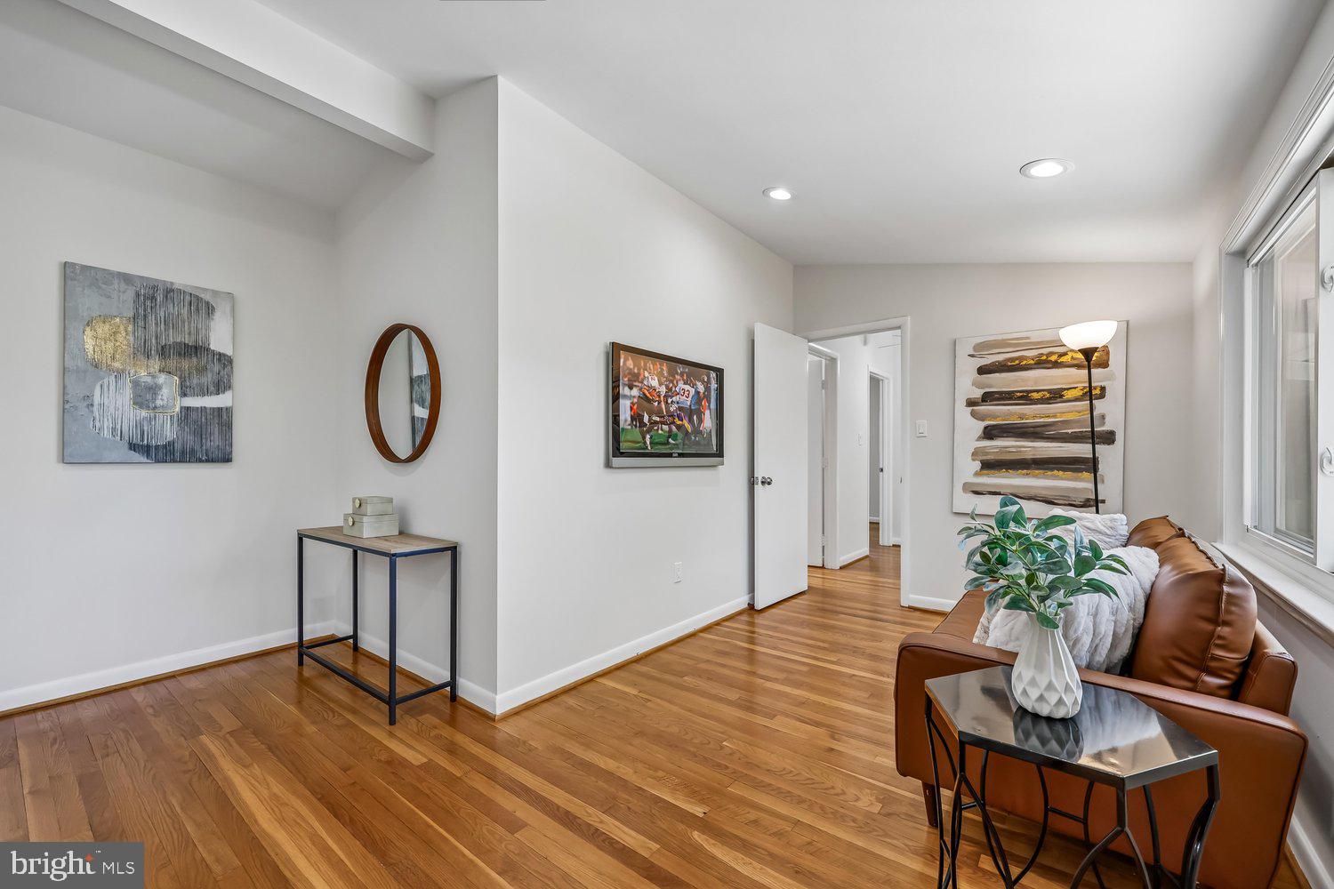 300 GILSAN COURT