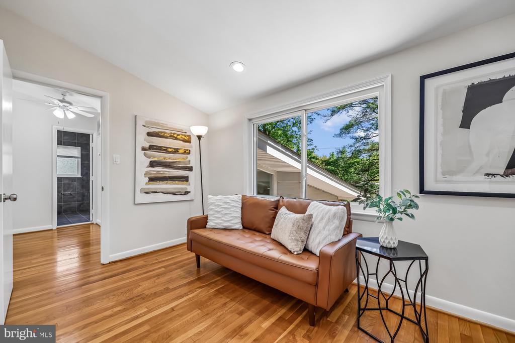 300 GILSAN COURT
