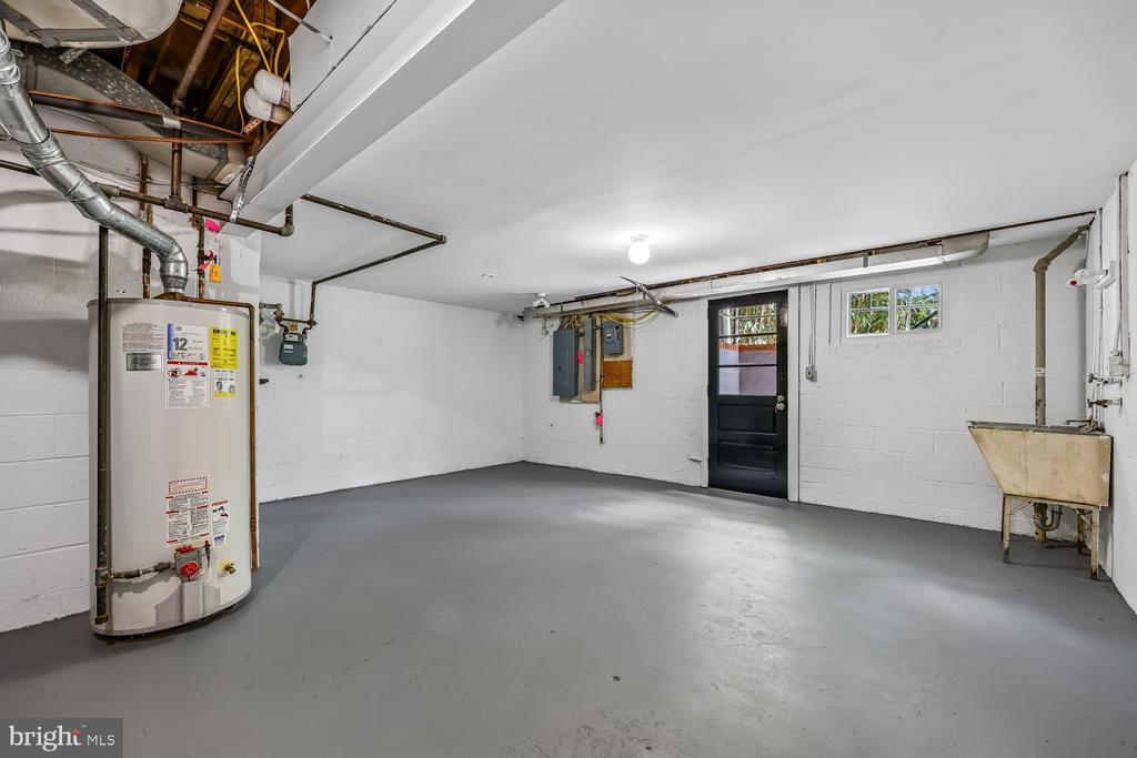 300 GILSAN COURT