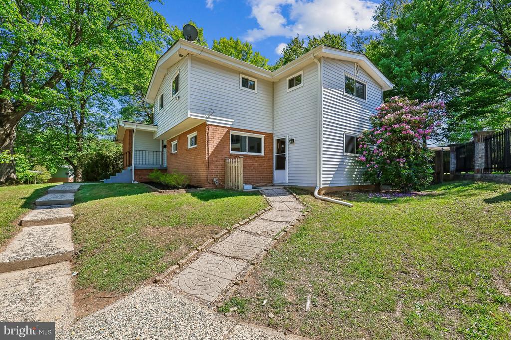 300 GILSAN COURT