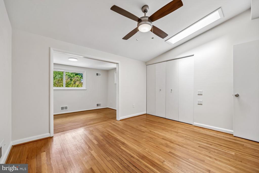 300 GILSAN COURT