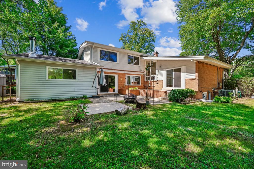 300 GILSAN COURT