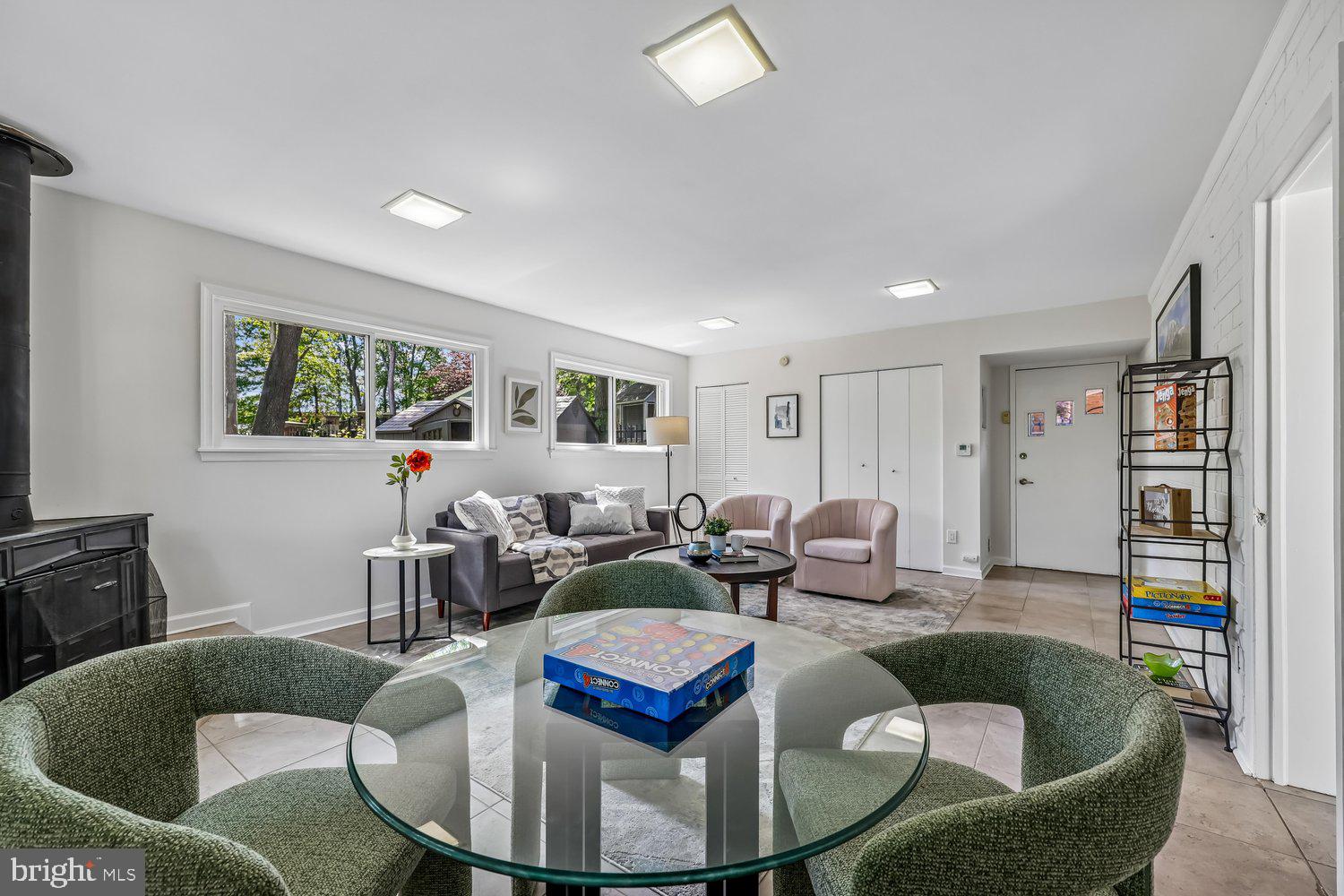 300 GILSAN COURT