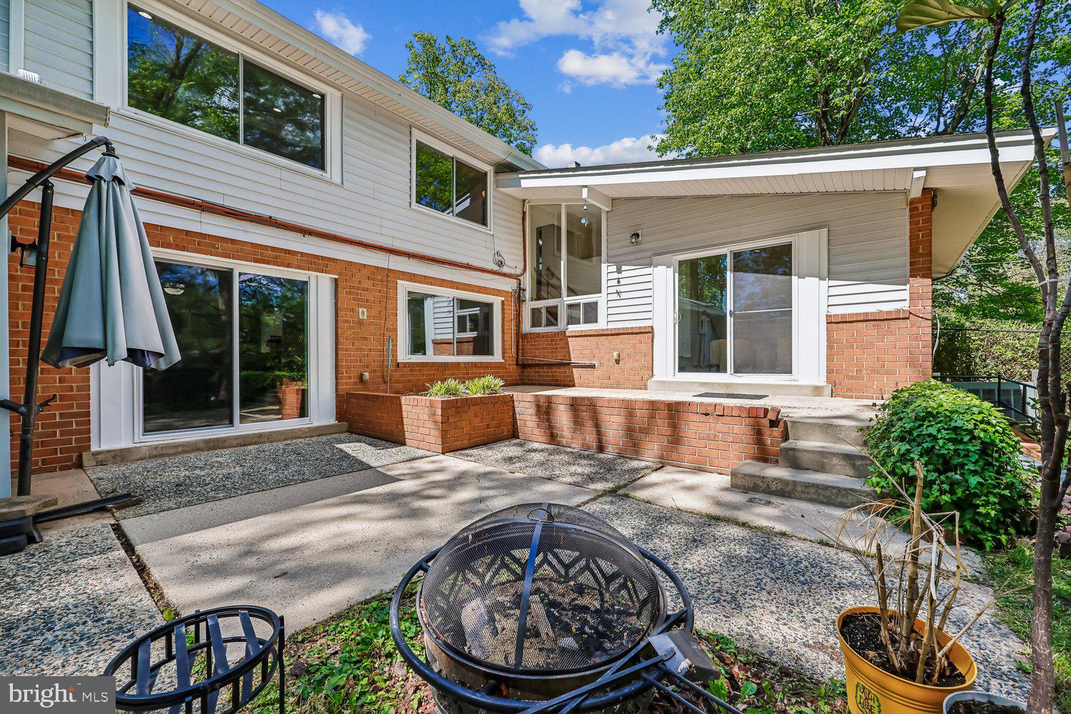 300 GILSAN COURT
