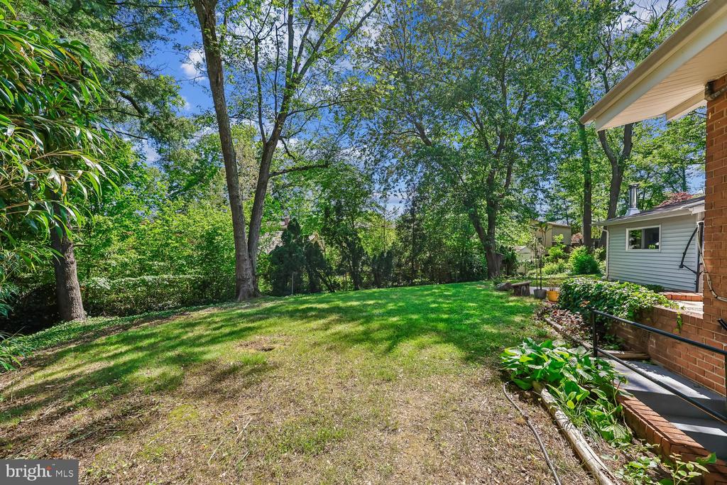 300 GILSAN COURT