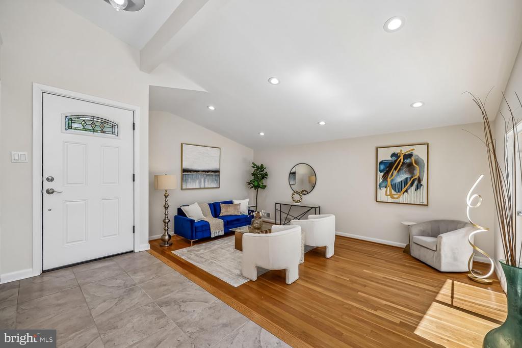 300 GILSAN COURT