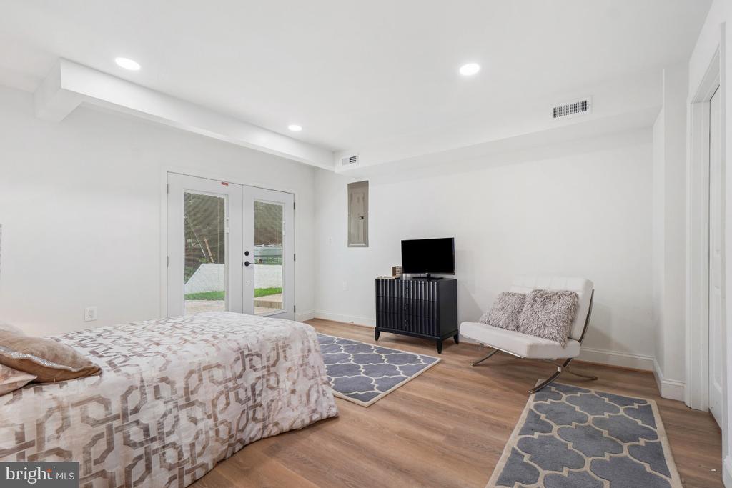 402 ELM AVENUE