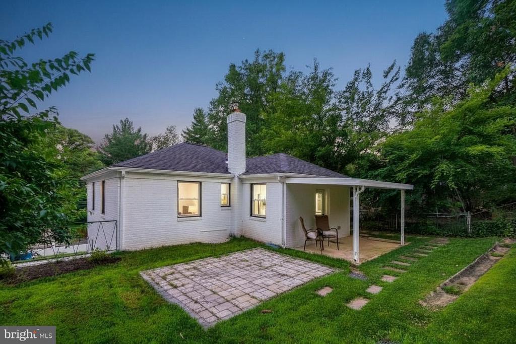 402 ELM AVENUE