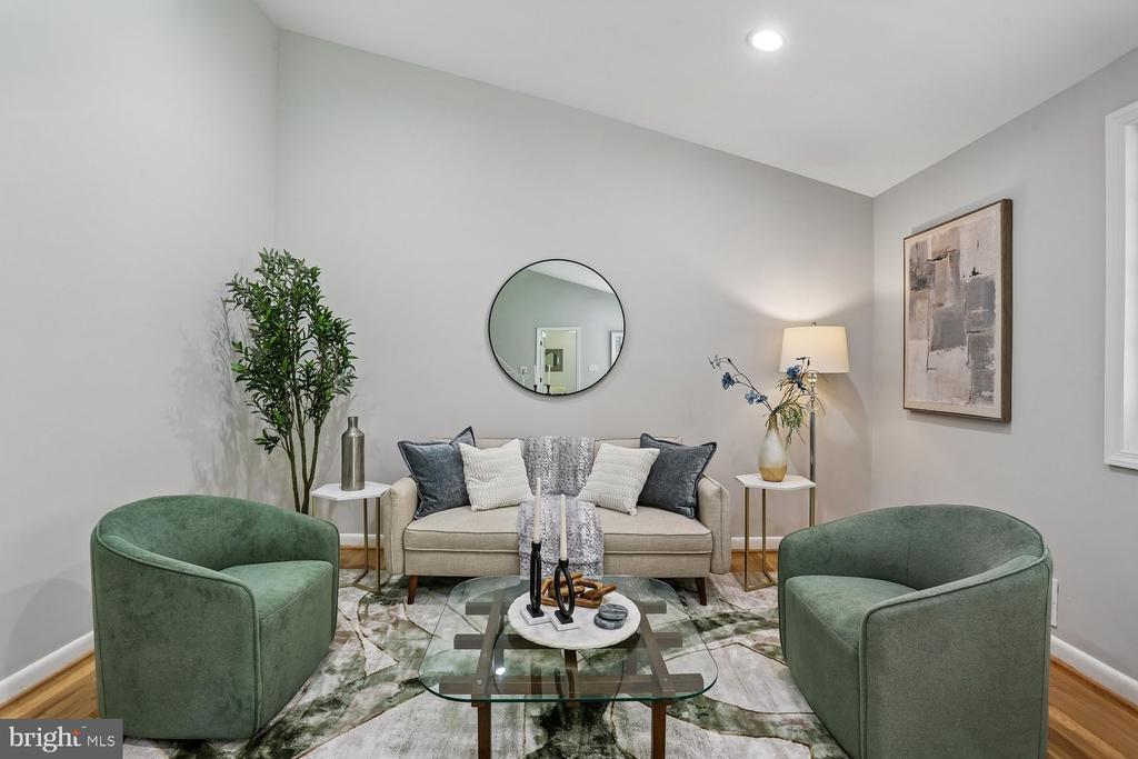 811 KENBROOK DRIVE