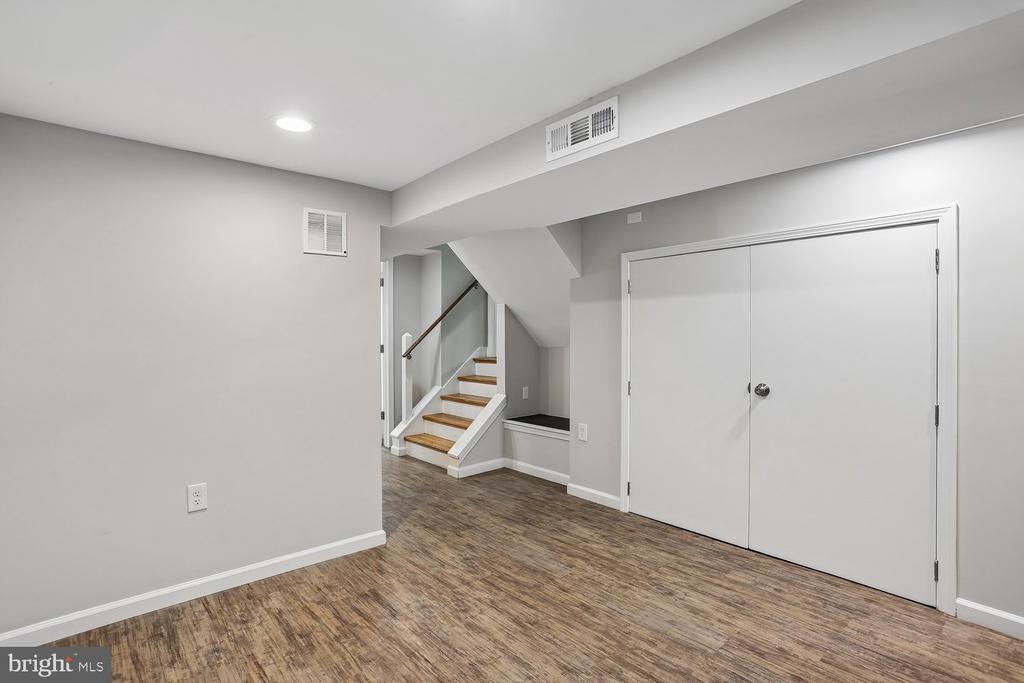 811 KENBROOK DRIVE
