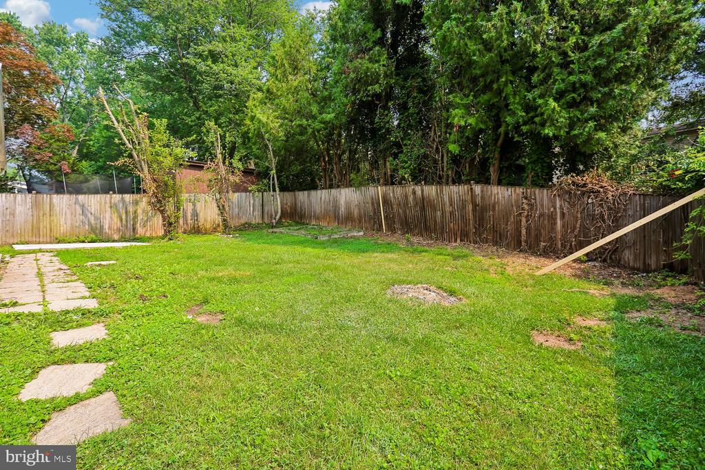 811 KENBROOK DRIVE