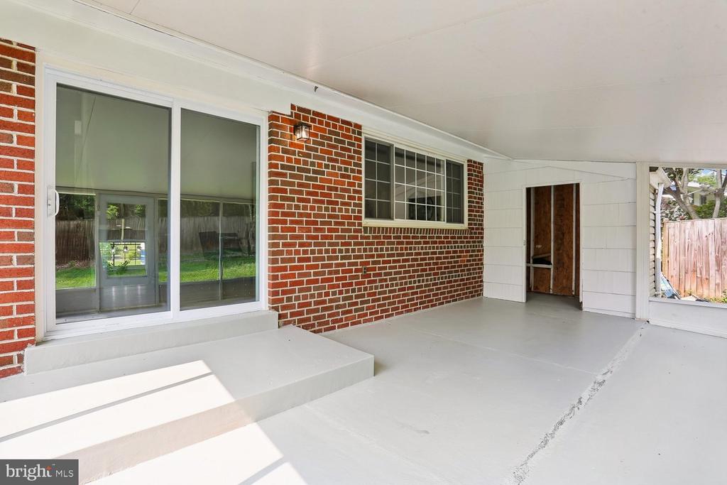 811 KENBROOK DRIVE