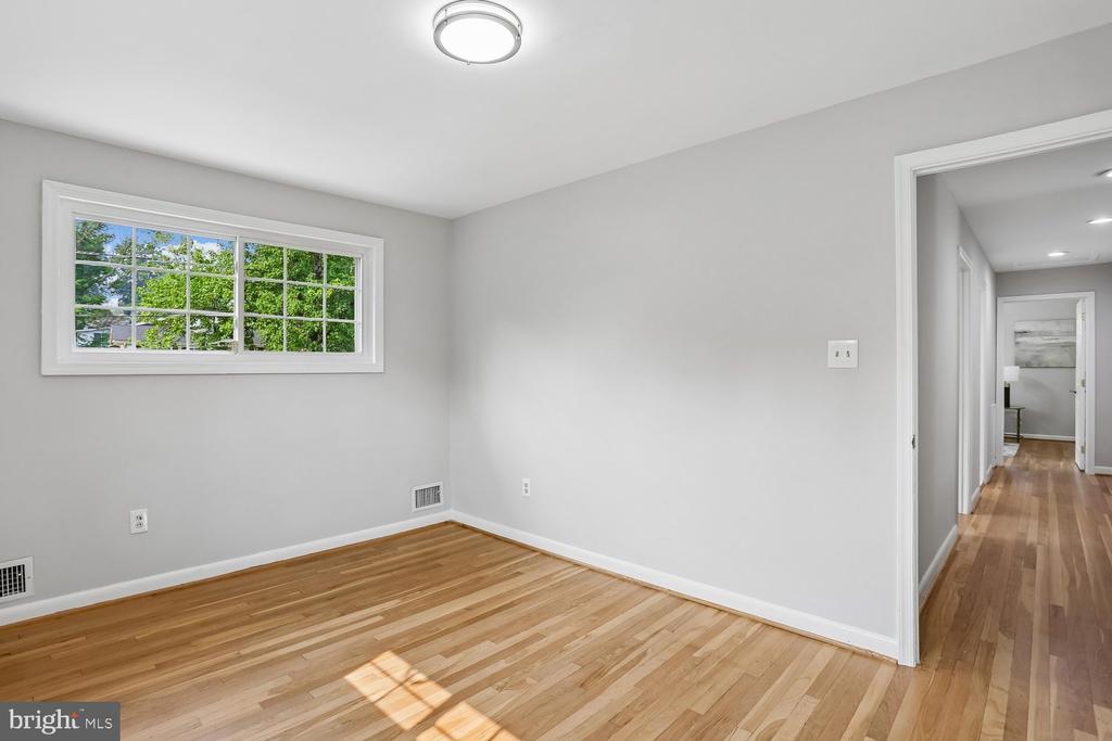 811 KENBROOK DRIVE