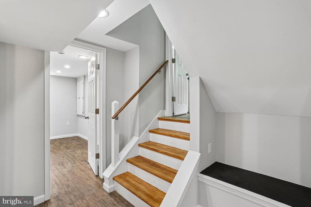 811 KENBROOK DRIVE