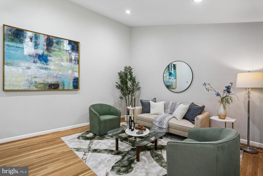 811 KENBROOK DRIVE