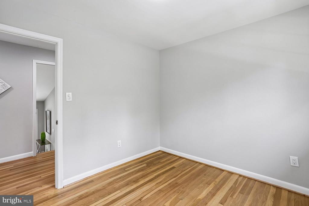 811 KENBROOK DRIVE