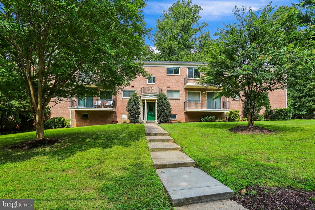 10507 WEYMOUTH STREET Unit: W-2