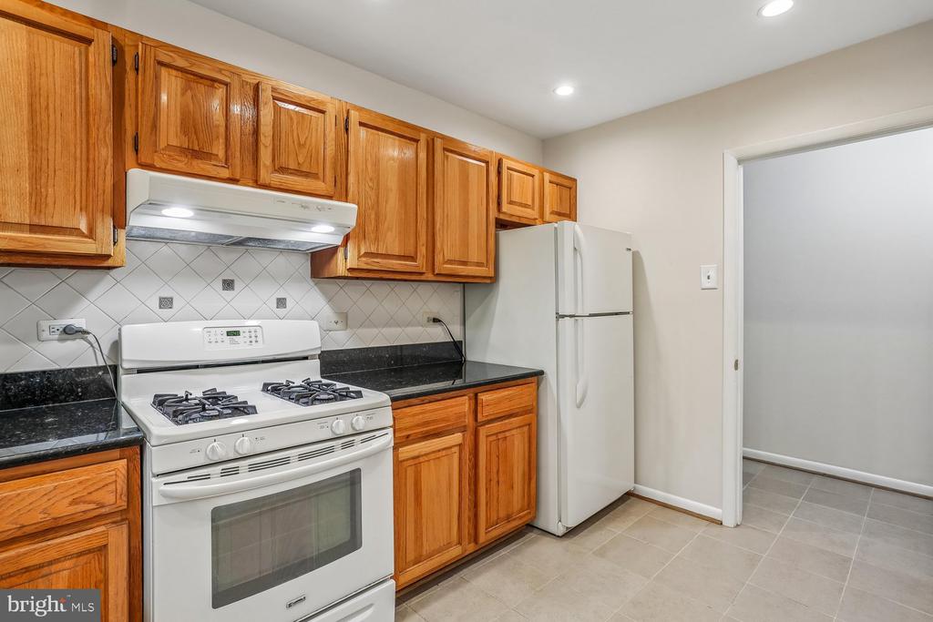 10507 WEYMOUTH STREET Unit: W-2