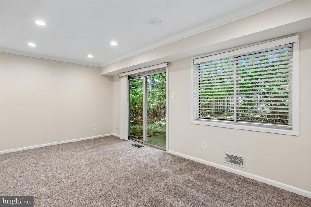 10507 WEYMOUTH STREET Unit: W-2