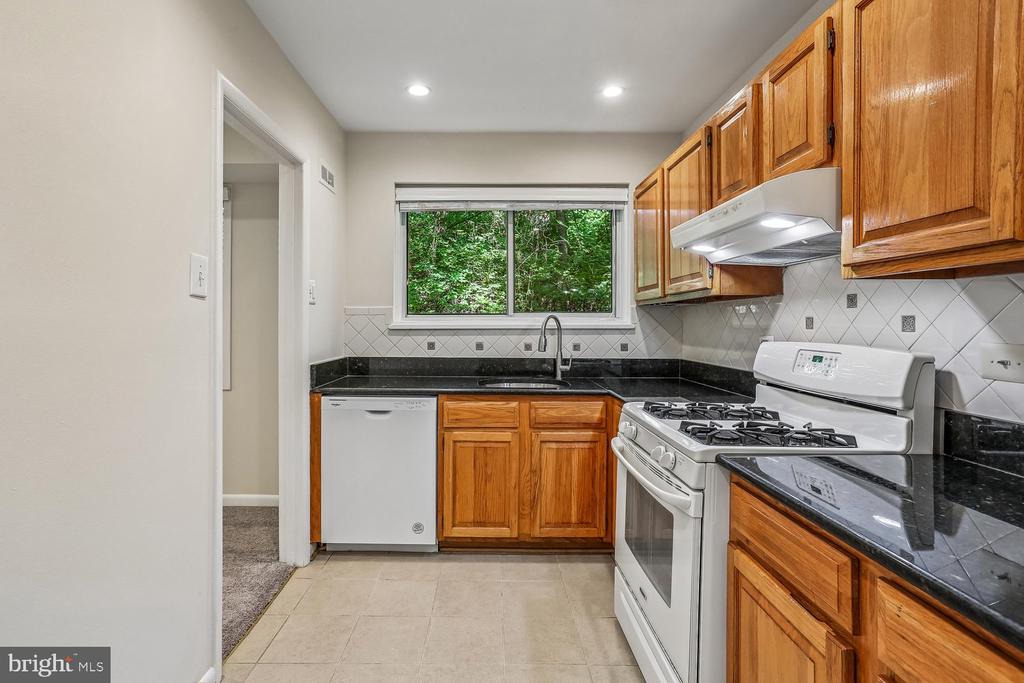 10507 WEYMOUTH STREET Unit: W-2