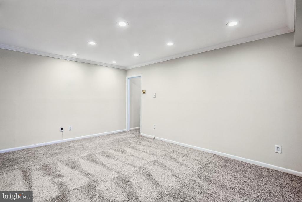 10507 WEYMOUTH STREET Unit: W-2