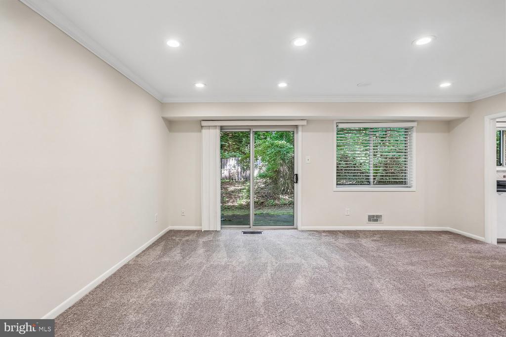 10507 WEYMOUTH STREET Unit: W-2
