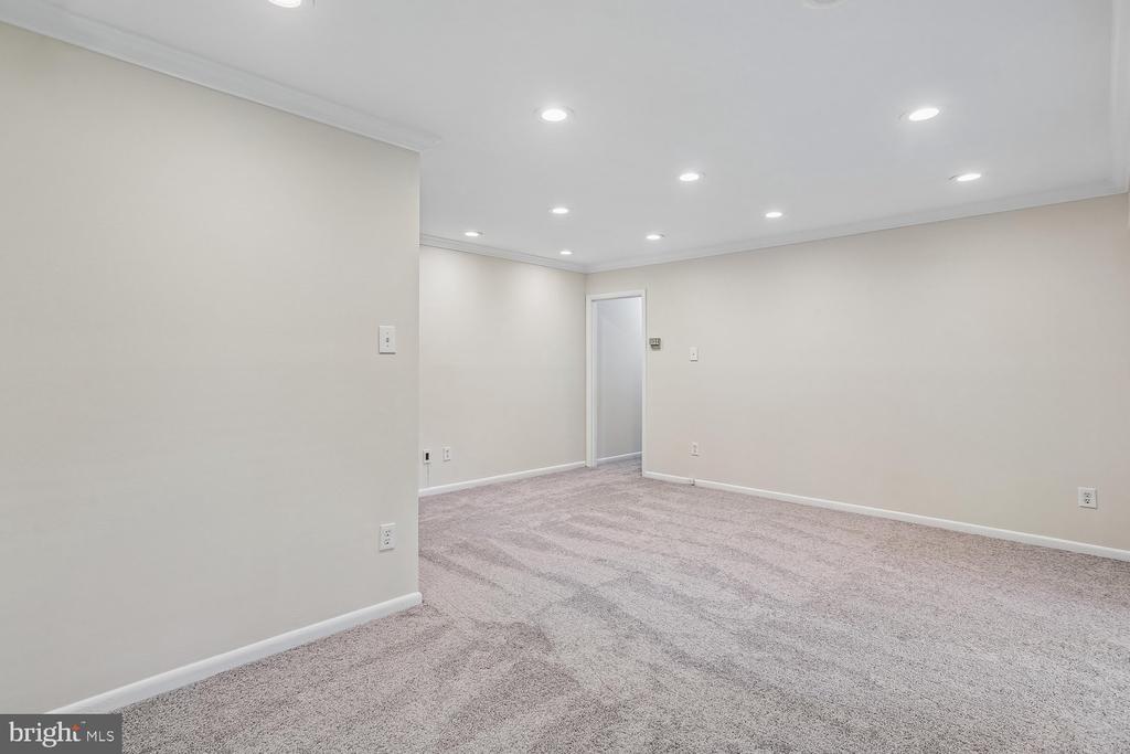 10507 WEYMOUTH STREET Unit: W-2