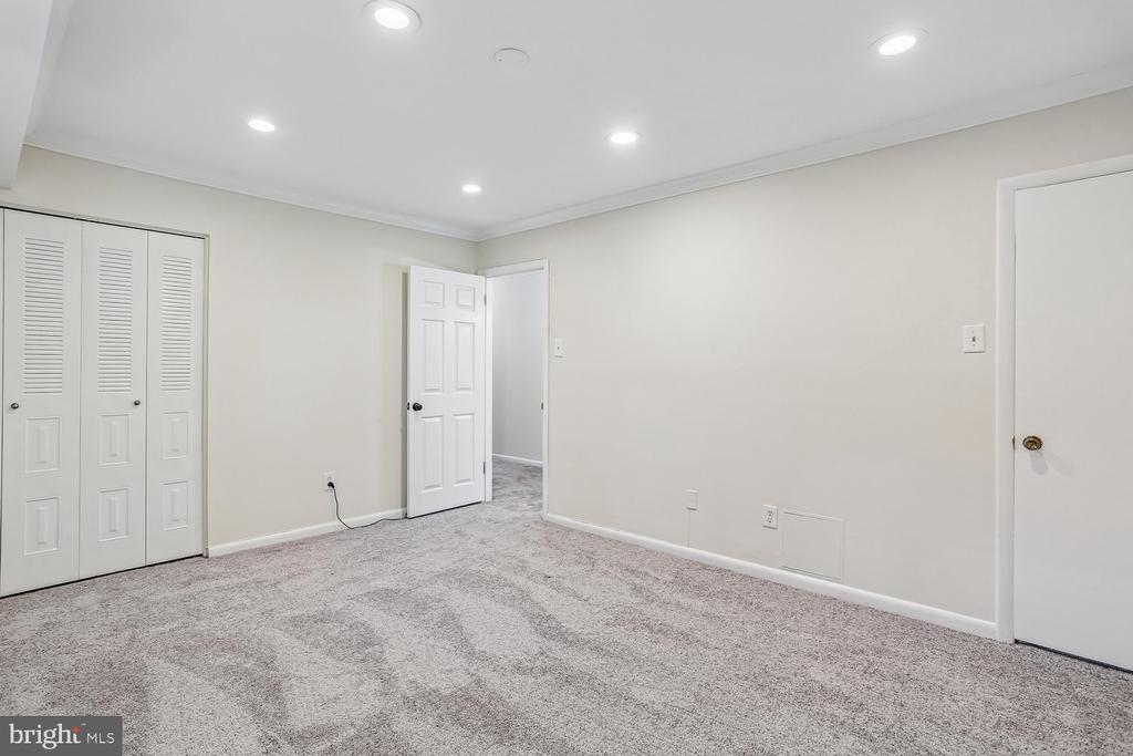 10507 WEYMOUTH STREET Unit: W-2