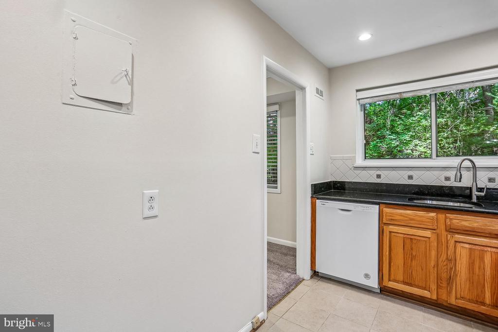 10507 WEYMOUTH STREET Unit: W-2