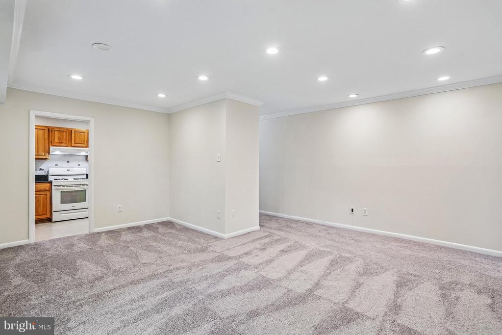 10507 WEYMOUTH STREET Unit: W-2