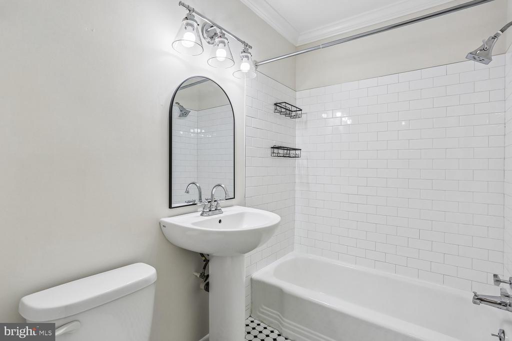 10507 WEYMOUTH STREET Unit: W-2