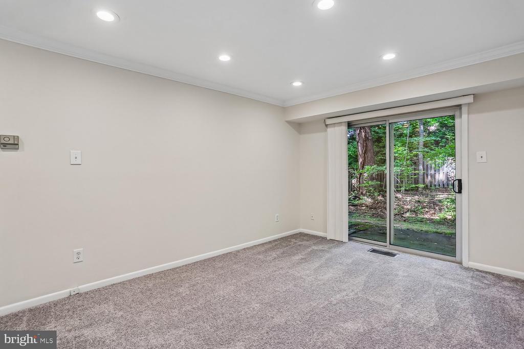 10507 WEYMOUTH STREET Unit: W-2