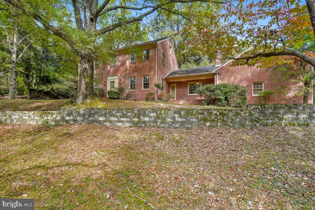 800 MCCENEY AVENUE