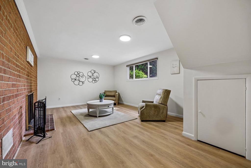 11208 BYBEE STREET