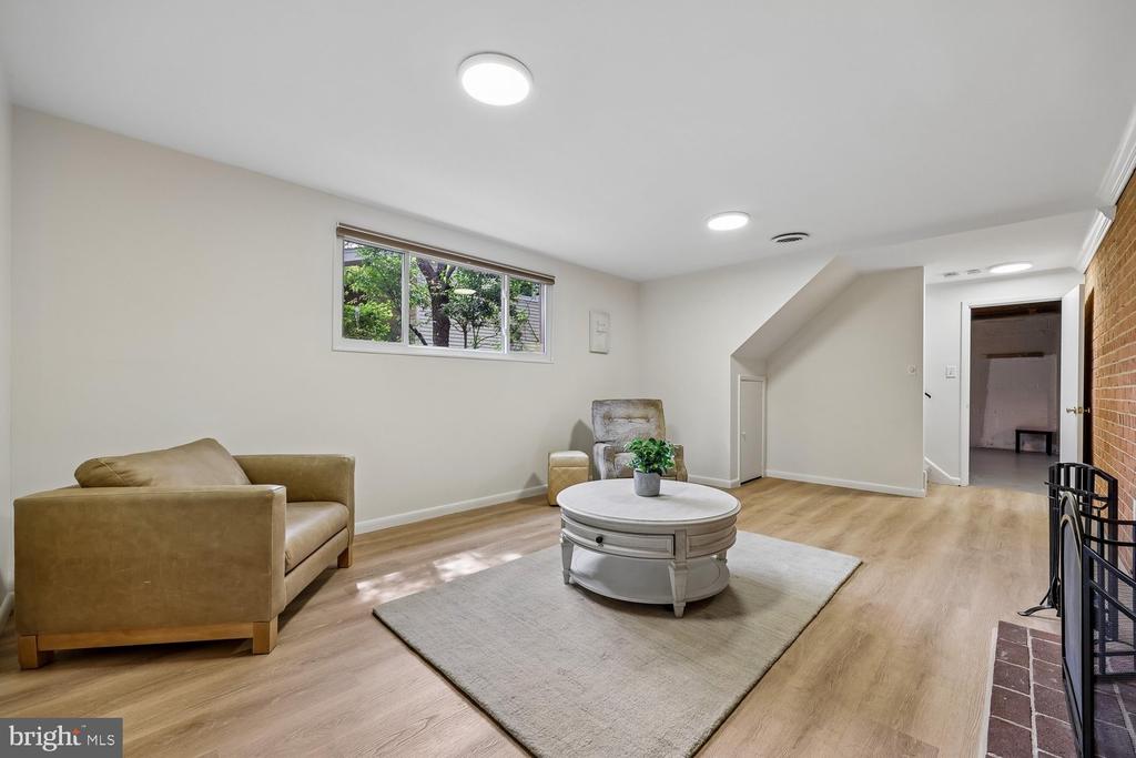 11208 BYBEE STREET