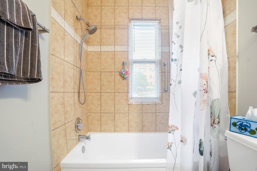 116 LEE AVENUE Unit: 201