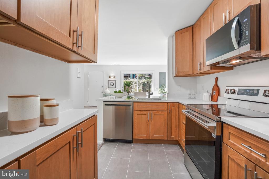 9879 BROOKRIDGE COURT