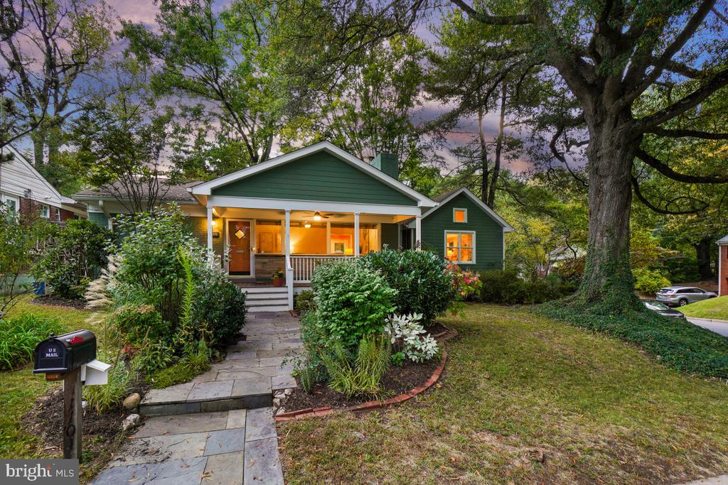 1101 HOLTON LANE
