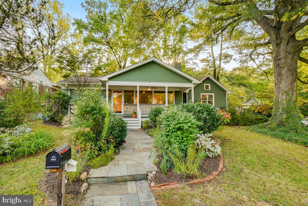1101 HOLTON LANE