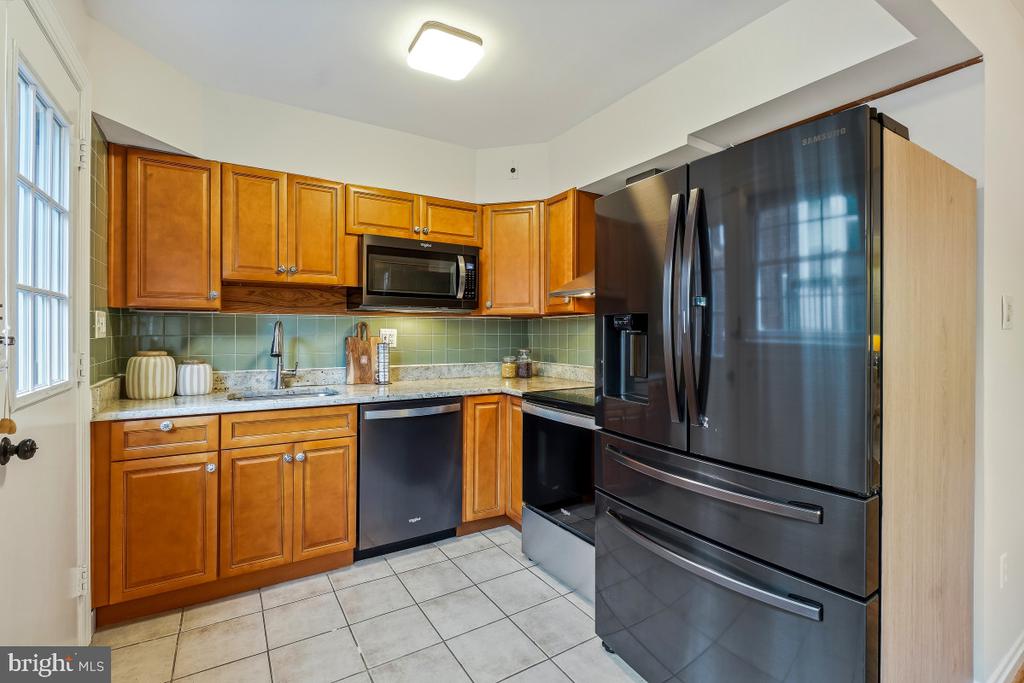 1101 HOLTON LANE