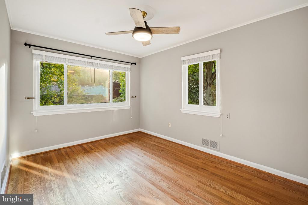1101 HOLTON LANE