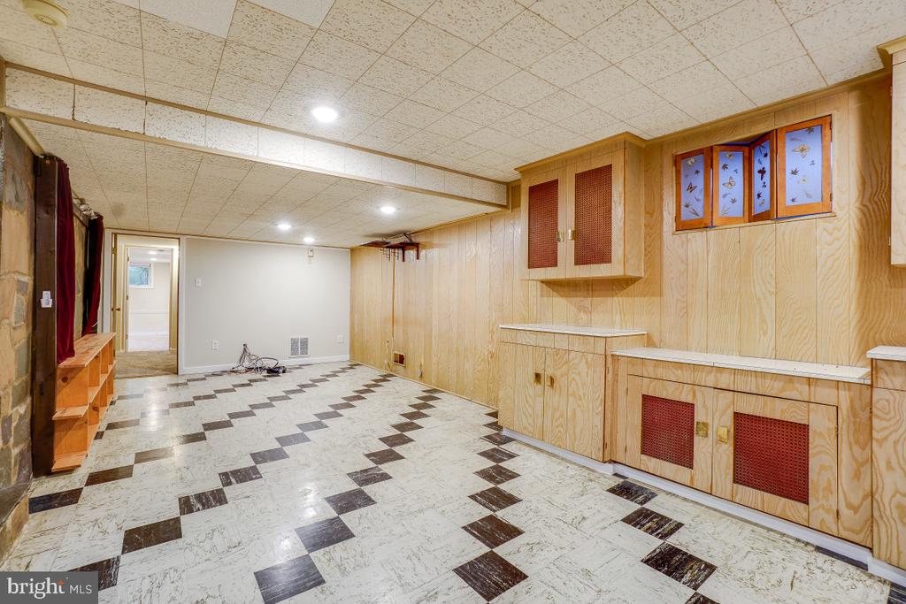 1101 HOLTON LANE